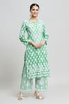 Buy_Samyukta Singhania_Green Glazed Cotton Embroidered Thread Notched Floral Printed Kurta And Pant Set 