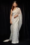 Buy_kriti bapna_White Viscose Organza Embroidery Floral V-neck Applique Saree With Blouse _at_Aza_Fashions