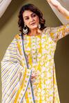 Missprint_Yellow Kurta And Dupatta Chanderi Printed Floral Round Sunlit Set _at_Aza_Fashions