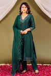 Buy_Missprint_Green Kurta Chanderi Silk Embroidered Applique V Neck Regal Forest Set _at_Aza_Fashions