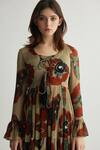 Buy_KoAi_Beige Muslin Cotton Silk Round Three-layered Floral Pattern Cape 