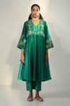 Svastih_Green Chanderi Embroidery Floral V Neck Aleena Anarkali With Pant _Online_at_Aza_Fashions