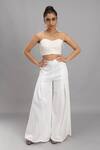 Buy_Lavina sippy_White Organic Cotton Solid Sweetheart Neck Gathered Pleated Crop Top _at_Aza_Fashions