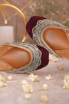 House of Vitti India_Cosmos Nalki Embellished Juttis _Online_at_Aza_Fashions