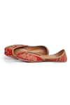 Buy_House of Vitti India_Kaleera Embroidered Juttis _at_Aza_Fashions