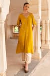 Buy_KARAJ JAIPUR_Yellow Dola Silk Embroidery Mirror V-neck Zari Asymmetric Kurta With Pant _at_Aza_Fashions