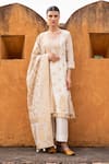 Buy_KARAJ JAIPUR_Cream Kurta And Dupatta Chanderi Embroidery Mirror Banarasi Aari & Pant Set _at_Aza_Fashions