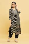 Buy_Samyukta Singhania_Black Pure Cotton Printed Floral Round Pattern Straight Kurta Set 