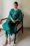 Shop_Juanita by Shubhda_Green Pure Silk Hand Block Print Floral Round Neck Kurta And Pant Set _Online_at_Aza_Fashions