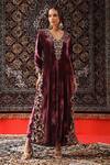 Sabe_Wine Velvet Embroidery Zardozi V Neck Long Kurta Set _at_Aza_Fashions