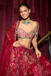 Mahima Mahajan_Red Organza Embroidered Mirror Sweetheart Zara Lehenga Set _Online_at_Aza_Fashions