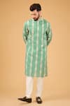 Buy_Kasbah_Green Silk Embroidered Thread Peacock Feather Motif Kurta _at_Aza_Fashions