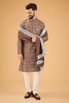 Buy_Kasbah_Brown Silk Embroidered Thread Geometric Kurta With Stole _at_Aza_Fashions