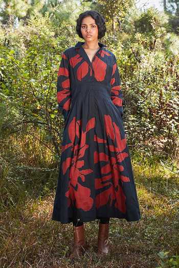 Buy_Kharakapas_Black Cotton Collared Bloom Print Midi Dress _at_Aza_Fashions