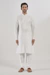 Arihant Rai Sinha_Off White Silk Embroidery Floral Thread Kurta Set _at_Aza_Fashions