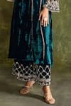 Buy_Label Sanya Gulati_Blue Silk Velvet Hand Embroidery Resham V Neck Kurta Set 