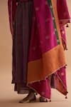 Buy_Vaaya_Purple Silk Tissue Chanderi Embroidery Sequin V Neck Yoke Kurta Pant Set 