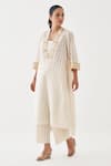 Buy_Vaaya_Off White Handwoven Silk Chanderi Striped Embellished Neckline Kurta With Pant _Online