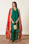 Buy_Vaaya_Green Silk Tissue Chanderi V Neck Solid Kurta Pant Set 