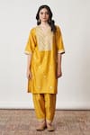 Vaaya_Yellow Pure Silk Chanderi Embroidery Bloom Buta V Neck Kurta And Salwar Set _Online_at_Aza_Fashions