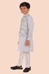 Partykles_Off White Embroidered Thread Floral Print Bundi Kurta Set _Online