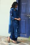 Vaayu_Blue Muslin Cotton Floral Round Applique Work Kurta Set _Online_at_Aza_Fashions