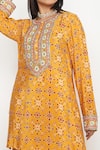 Neha Mehra_Orange Crepe Embroidery Round Neck Geometric Bloom Print Kurta Set _Online_at_Aza_Fashions