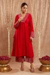 Nero India_Red Chanderi Gota Patti, Zari V-neck Lace Border Woven Kurta And Pant Set _Online_at_Aza_Fashions