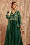 Nero India_Emerald Green Chanderi Embellished Gota Leaf Neck Yoke Kurta Set _at_Aza_Fashions