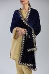Samyukta Singhania_Blue Velvet Embroidery Navy Paisley Dupatta _Online_at_Aza_Fashions