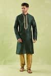 Buy_Samyukta Singhania_Green Art Silk Embroidery Paisley Motif Kurta Set _Online_at_Aza_Fashions