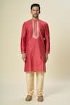 Buy_Samyukta Singhania_Pink Kurta Silk Embroidery Floral Mirror Set _Online_at_Aza_Fashions