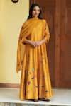 Buy_Vaayu_Yellow Giza Silk Embroidered Floral Applique V Neck Anarkali With Dupatta _at_Aza_Fashions