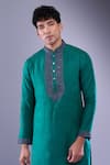 Buy_Aariyana Couture_Green Embroidered Ethnic Placket Straight Kurta 