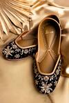 Buy_Azora_Black Mukaish Bloom Velvet Juttis _at_Aza_Fashions