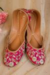 Buy_Moy_Pink Thread Embroidered Juttis_at_Aza_Fashions