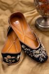 Buy_Moy_Black Zardozi Sequin Juttis_at_Aza_Fashions