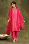 Buy_Trendy tokari_Pink Kurta Silk Chanderi Hand Embroidered Mirror Round Set _at_Aza_Fashions