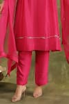 Trendy tokari_Magenta Dupatta Organza Hand Embroidered Abstract V Neck Kurta Set _Online_at_Aza_Fashions