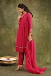 Buy_Trendy tokari_Magenta Dupatta Organza Hand Embroidered Abstract V Neck Kurta Set 