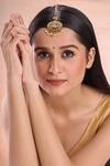 Nazaakat By Samara Singh_Gold Plated Temple Maangtikka With Stones _Online_at_Aza_Fashions