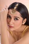 Buy_Nazaakat By Samara Singh_Gold Plated Temple Maangtikka With Pearls _Online_at_Aza_Fashions