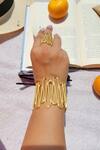Buy_Mnsh_Gold Plated Wavy Curved Cuff