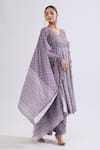 Buy_Naintara Bajaj_Purple Muslin Embroidery V-neck Floral Bandhani Angarkha Kurta Set 