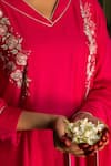 Tilsim by Sagarika Mehrotra_Pink Mul Chanderi Embroidery Rosette V Neck Saanvi Kurta Pant Set _Online_at_Aza_Fashions