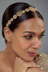 Buy Vivinia By Vidhi Mehra Gold Plated Pearl, Polki, Kundan Saadgi Embellished Mathapatti at Aza Fashions Buy_Vivinia By Vidhi Mehra_Gold Plated Pearl, Polki, Kundan Saadgi Embellished Mathapatti _at_Aza_Fashions