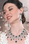 Auraa Trends_Emerald Green Diamonds Gemstone Necklace Set _Online