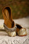 Buy_5elements_Gold Lace Work Designer Juttis _at_Aza_Fashions