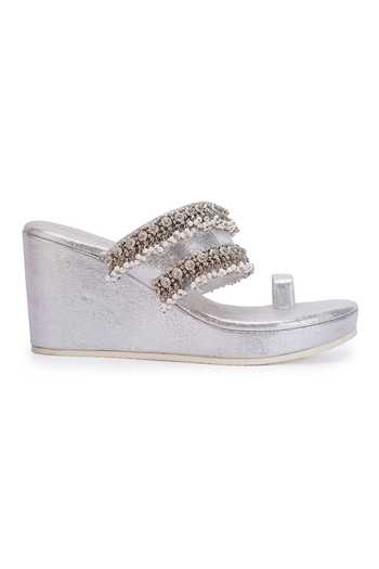 Buy_5elements_Silver Beads, Gota Patti Ghungroo Beaded Wedges _Online_at_Aza_Fashions
