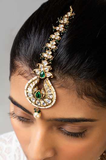 Zevar King_Green Floral Cutwork Maangtikka _Online_at_Aza_Fashions